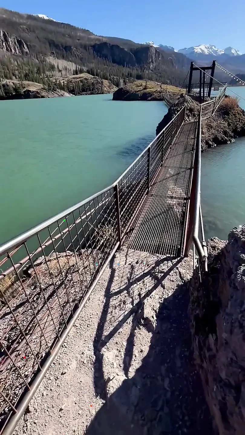 Foot Fetish Outdoor Bridge Crossing