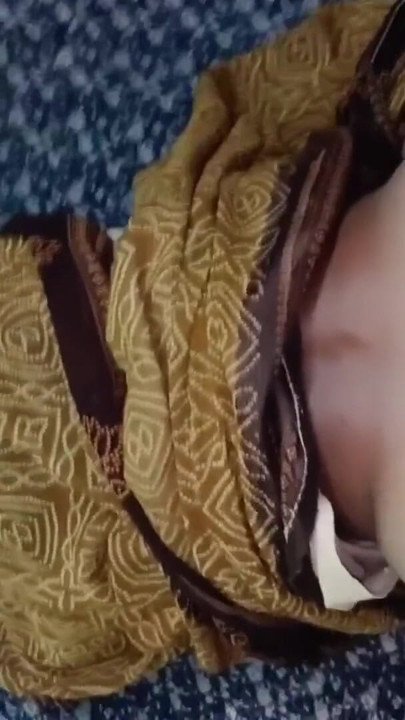 Sora vitregă căsătorită a fost futută pe la spate de fratele ei vitreg în curtea din spate toată noaptea | Clip 3