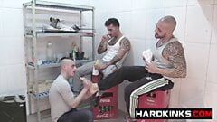 Hardkinks.com - syn szefa i pracownicy macho