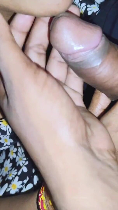Bhabhi tetek besar panas mengisap kontol basah untuk air mani di mulut | Klip 2