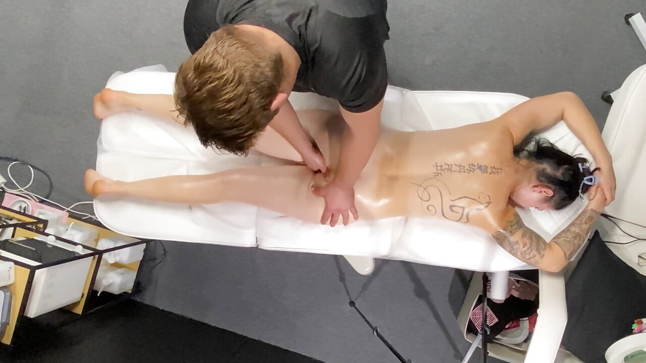 My Wife Go to the Spa, but She Didn't Expect That Masseur's Will Fuck Her