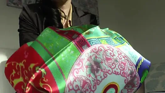 Satin fetish: permainan masturbasi hot, crot di rokku, lady victoria valente