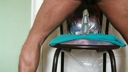 For Hexe - sodomie - gode im hintern - vidéo 01