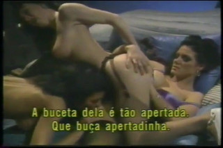 Três lésbicas fazendo sexo