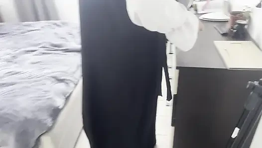 Doyumsuz Müslüman kız yarağımı aldı ve amcığımın içine boşalıyor