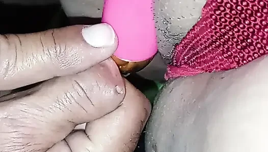 Kırmızı tanga ile