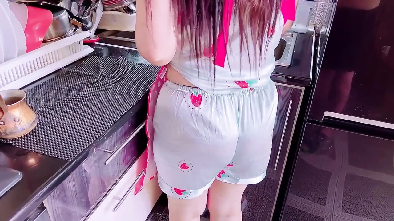 Sozinha Em Casa Com a Bunda Grande, Limpadora De Tesão Creampie
