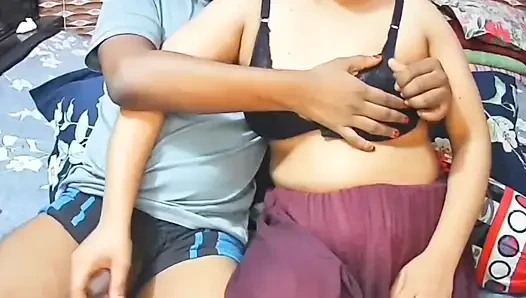 Bibi Menyetubuhi Memeknya Dari Keponakannya.