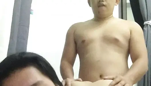 PINAY ALDATAN EVLI KADıN SEVGILISI TARAFıNDAN KAYDEDILDI VE ıSLAK ALDATAN AMıNıN IÇINE BOŞALMASıNA IZIN VERDI