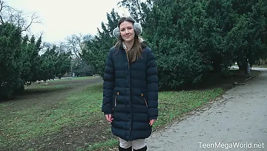 Adam tatlı kızı içeriden keşfediyor