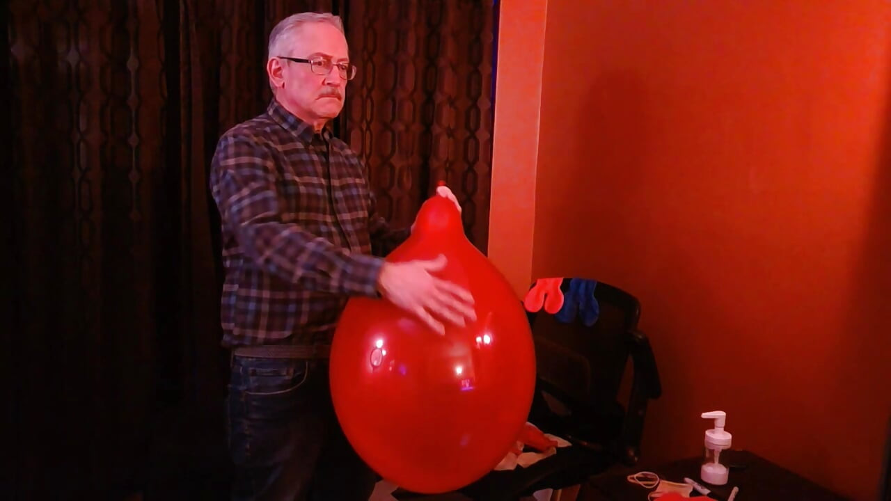152) Drie grote ronde ballonnen opgelaten door Looner papa