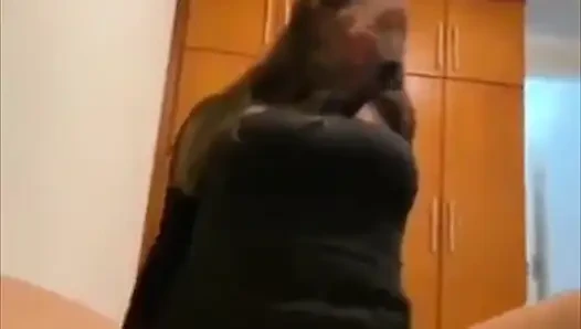 Nachdem sie nach der Schwangerschaft ins Fitnessstudio gegangen war, war Vanessinha Desi so
