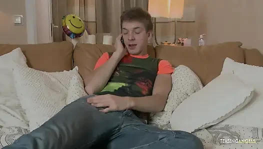 Sie will einen schwanz probieren, bevor sie ihn von hinten nimmt