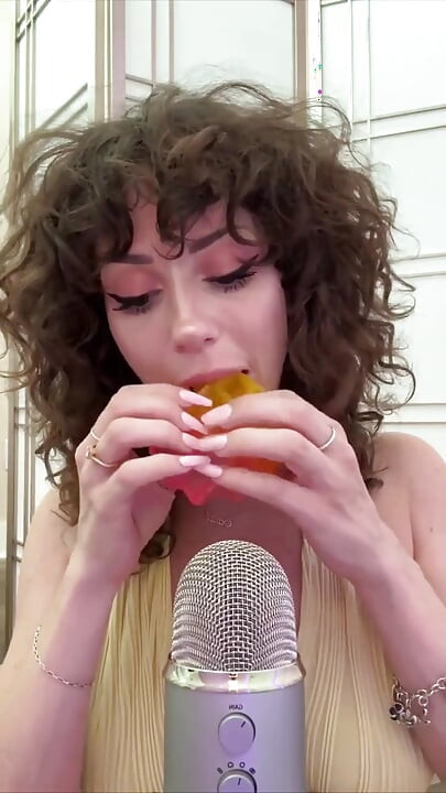 Waffle Eating and Sucking Asmr