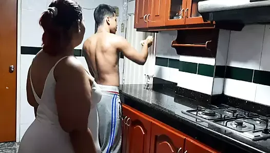 Fodendo o vizinho na cozinha