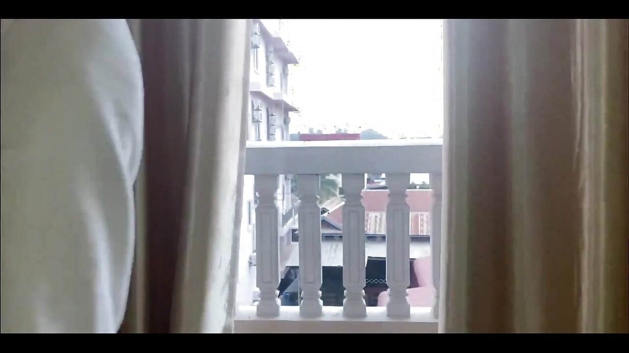 Isteri Asia, kongkek panas dalam perjalanan