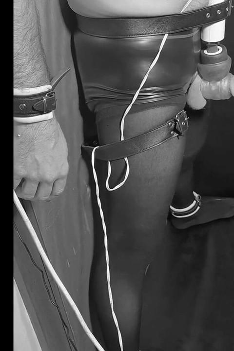 Svrši na pod i uništeni orgazam