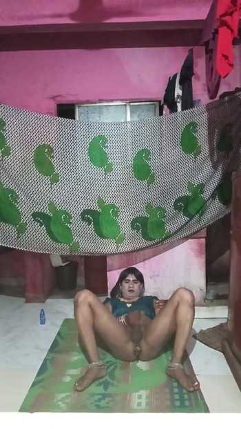Must-share moment from "Madhuri bhabhi aj land ka pani likali"