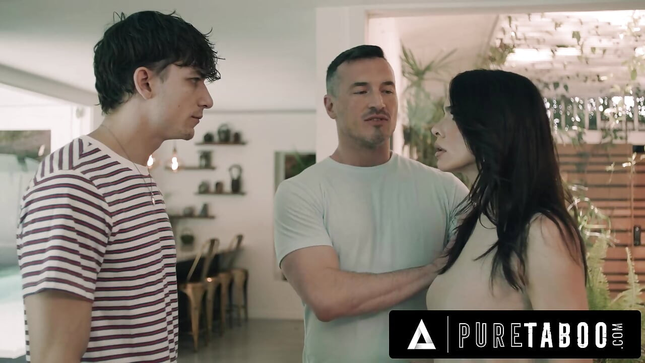 PURE TABOO - หนุ่มตกใจจับลูกพี่ลูกน้องสาว Ivy Ireland คนใหม่โดนเย็ดฟรีในห้องครัว