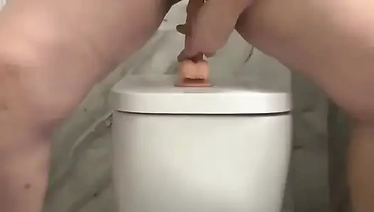 Милфа и дилдо