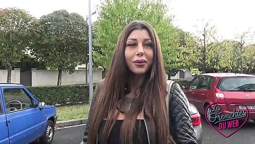 Sapık bir çapkını olan Amanda sikilmeyi seviyor