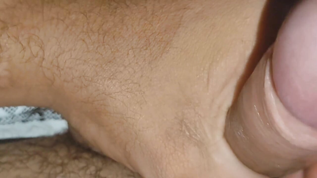 裸體男人早晨直奔廢物