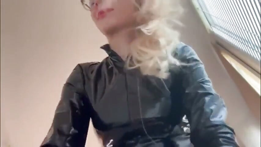 Femdom goddess memperbudakmu asmr