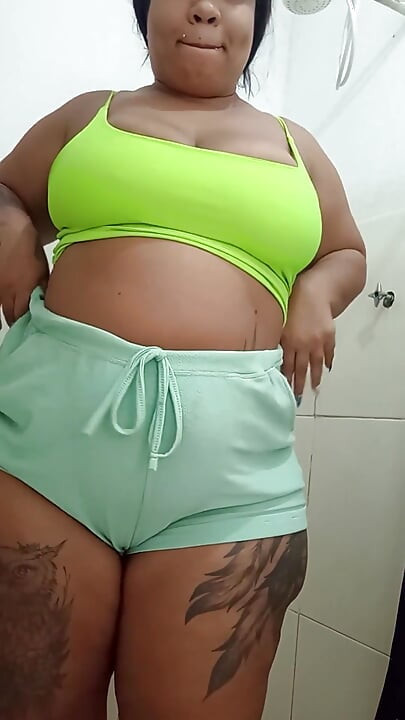 Sexig Carioca BBW Morgonbad