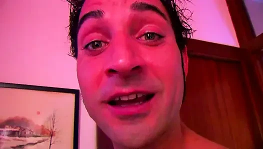 Zwei entzückende teenager werden bei einem fotoshooting gefickt