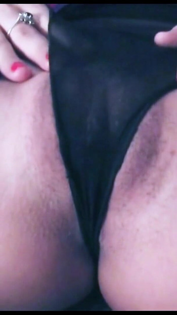 Moment à voir absolument de « Real German Table Dance Club, pipe en POV avec une strip-teaseuse sexy »