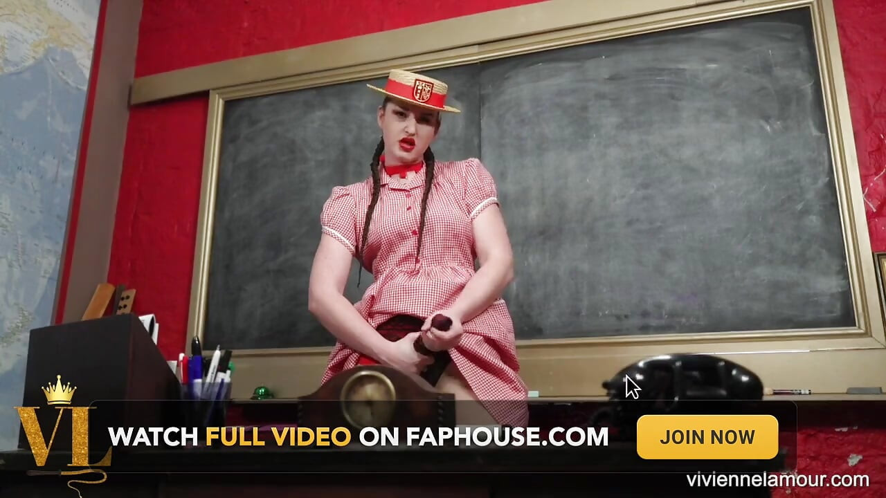 Vivienne L’amour - When Good Girls Go Bad - Une étudiante coquine fait un coaching masturbatoire en POV (Full HD 720p)