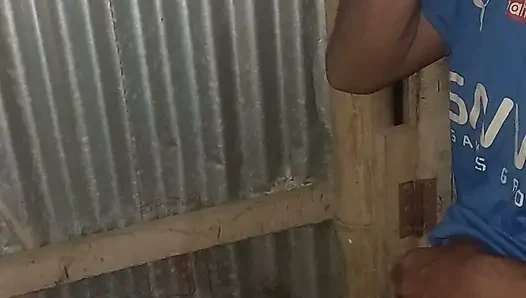 Я вошел в комнату чужой жены и легко поцеловал ее.