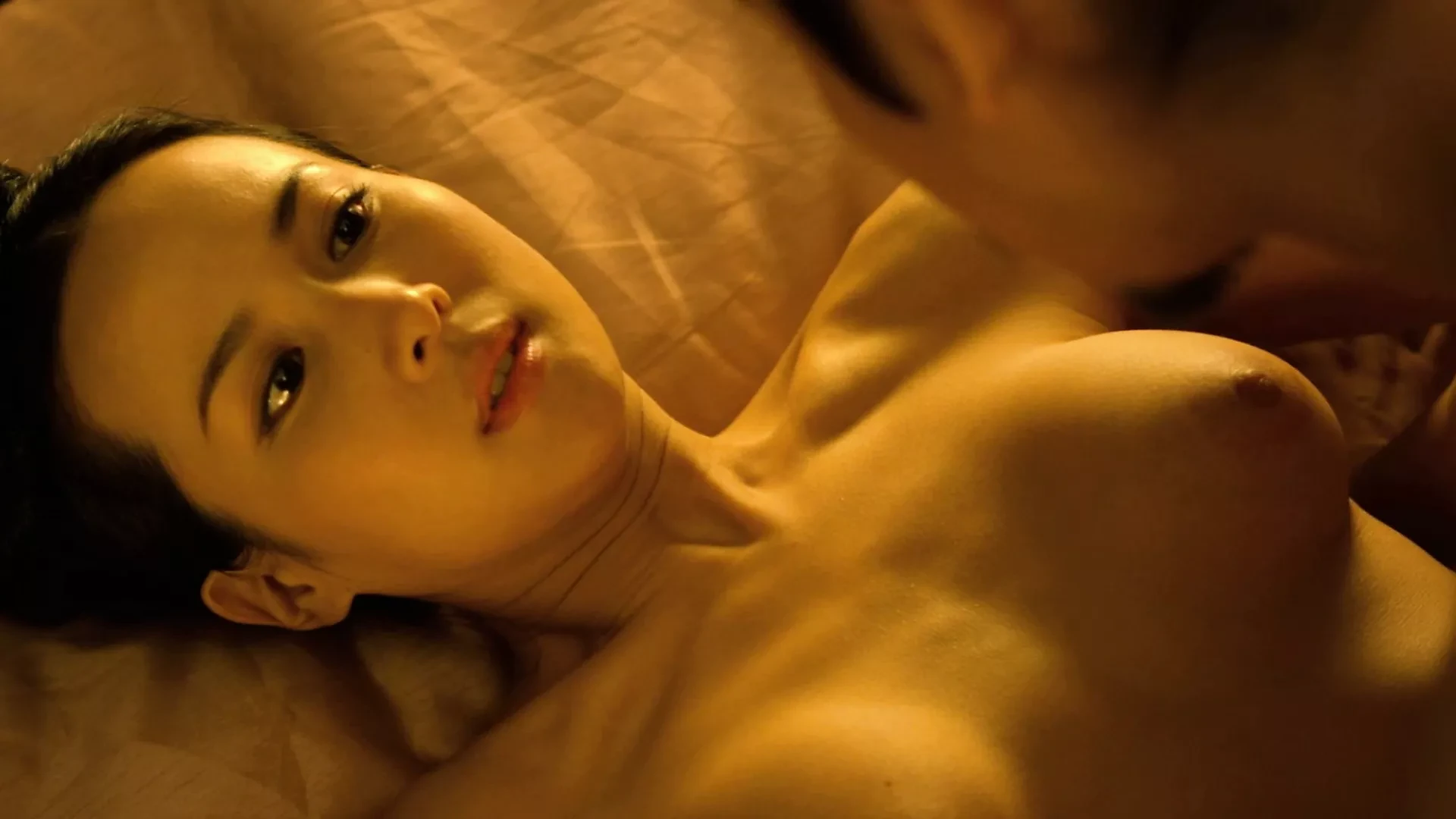 Cho Yeo-Jeong, sesso nudo nella Concubina, culo, capezzoli, presa per le tette