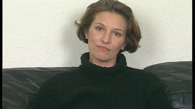 Auf der Pornocouch erst mal richtig gefickt