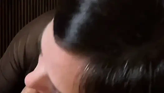 Sert! Amcık için boğazını karıştırdım ve geldim!
