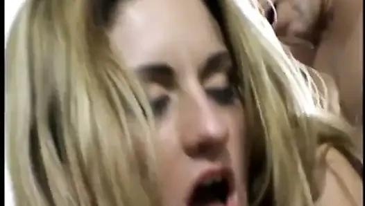 Junge blonde ehefrau terra teil