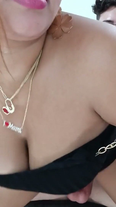Želim biti TikTok, ali dečko mi kaže da je bolje pokazati guzu, je li to istina? | Isječak 2