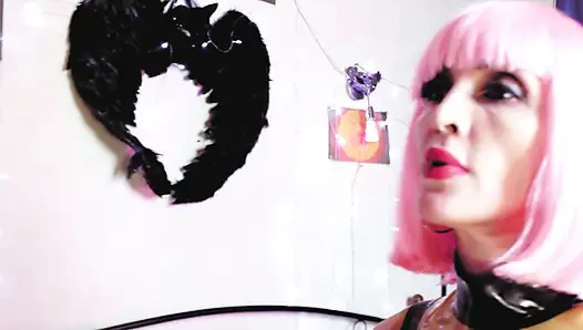 Fetish dominatrix latex oil tits pink hair Mistress Goddess