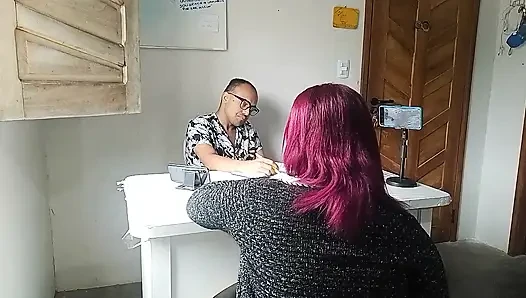 Горячее интервью с ее большими сиськами и задницей