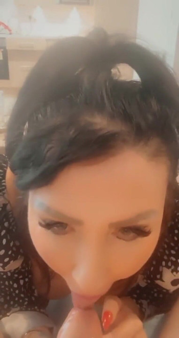 Labia terbesar dalam lucah - sesi kongkek yang sedikit menghisap