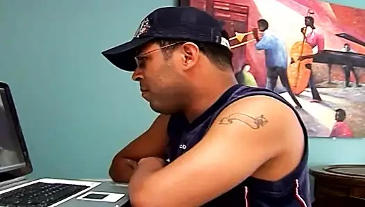 Sarışın orta yaşlı seksi kadın büyük siyah yarakla ırklararası sikişte sikiliyor