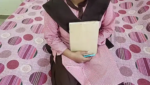 Студент дези трахал в студенческой униформе с учителем на время Coching