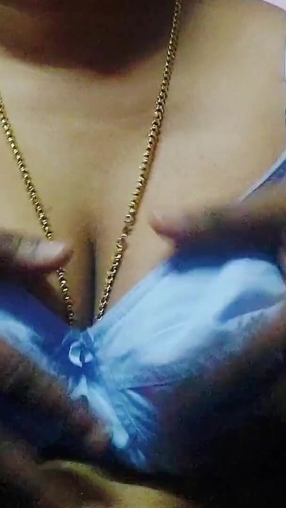 大胸部饥渴的妻子与她的丈夫发生性关系 |剪辑 1