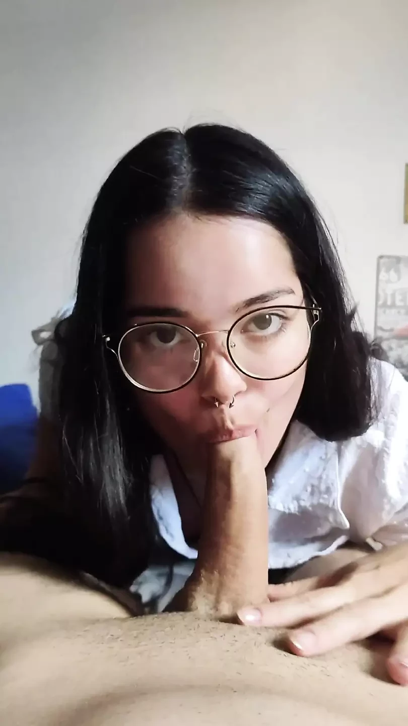 Amazing the drooling and greedy blowjob that White Moon did in the morning