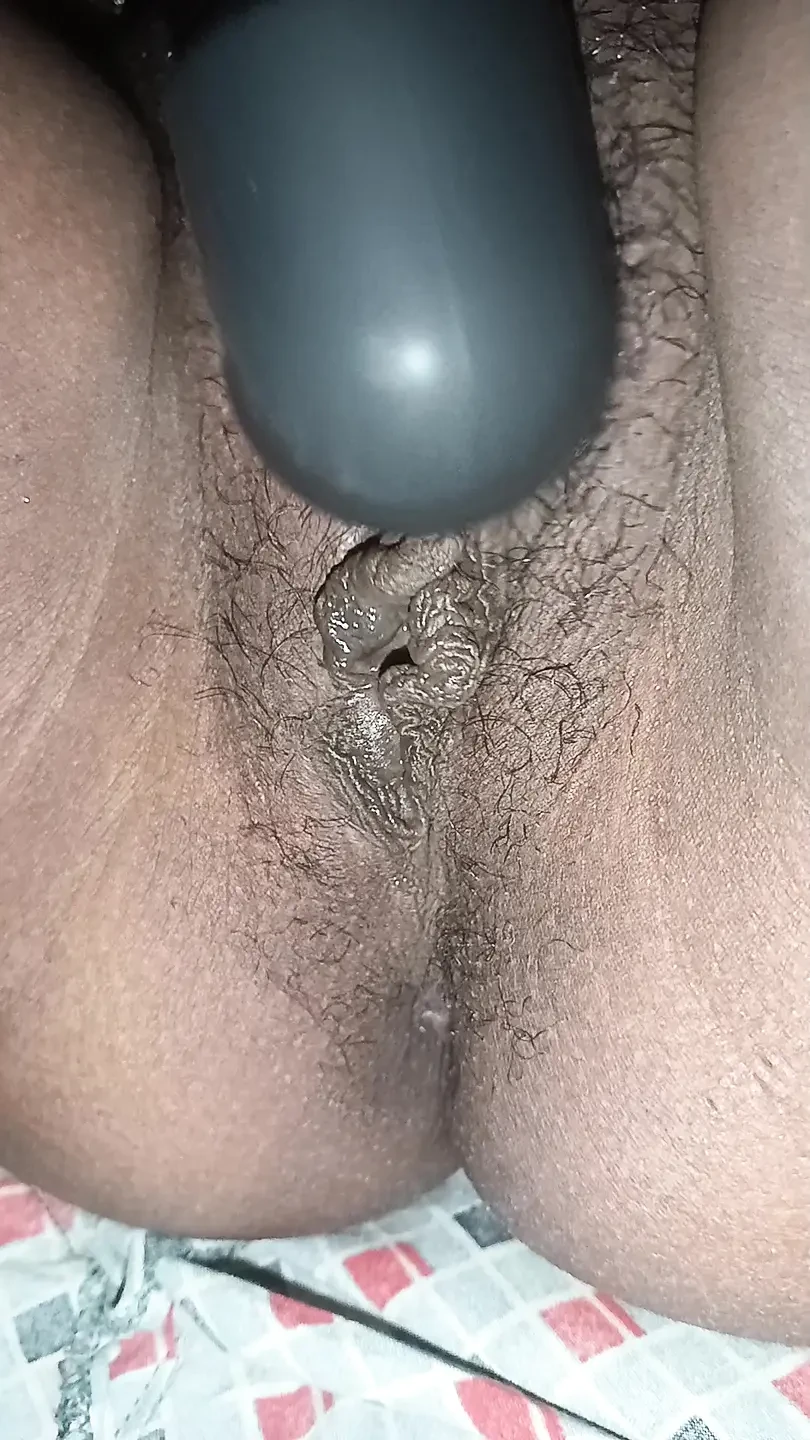 Enjoying mastrubation with vibrator