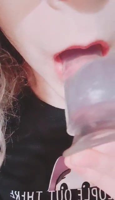 Sissy sucking dildo