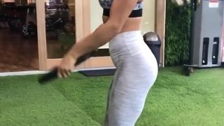 Lauren simpson haciendo ejercicio 4-19-2017