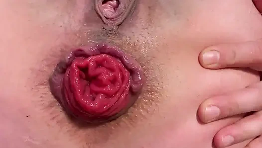 Beyaz naylon çoraplı göt yayılı yakın çekim sarkma ve ayak gösterisi