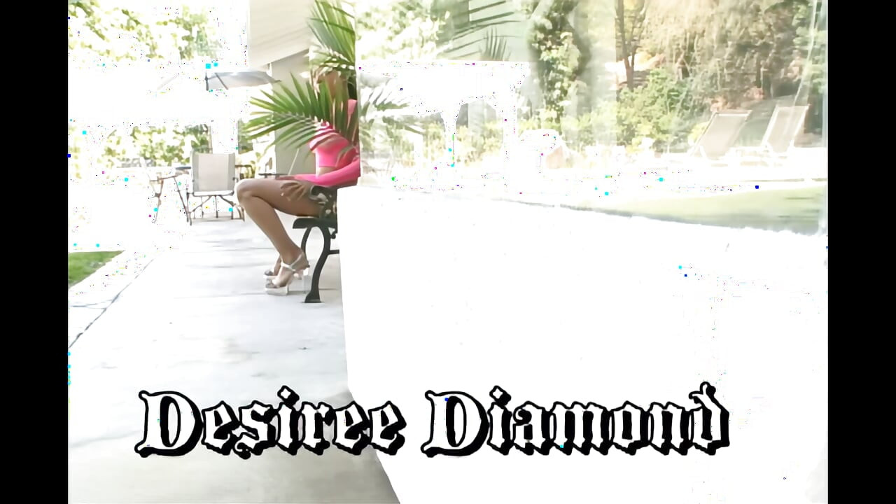 – Kuşlar kıçımda uçuyor