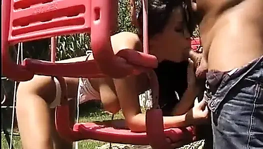 ITA Две сцены, полные секса на улице с аналом и камшотом